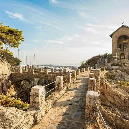 In D'albenga * Lusignano